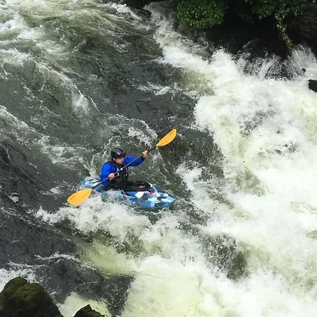 Cumbrian Cottage, Sleeps 6, In Convenient Location